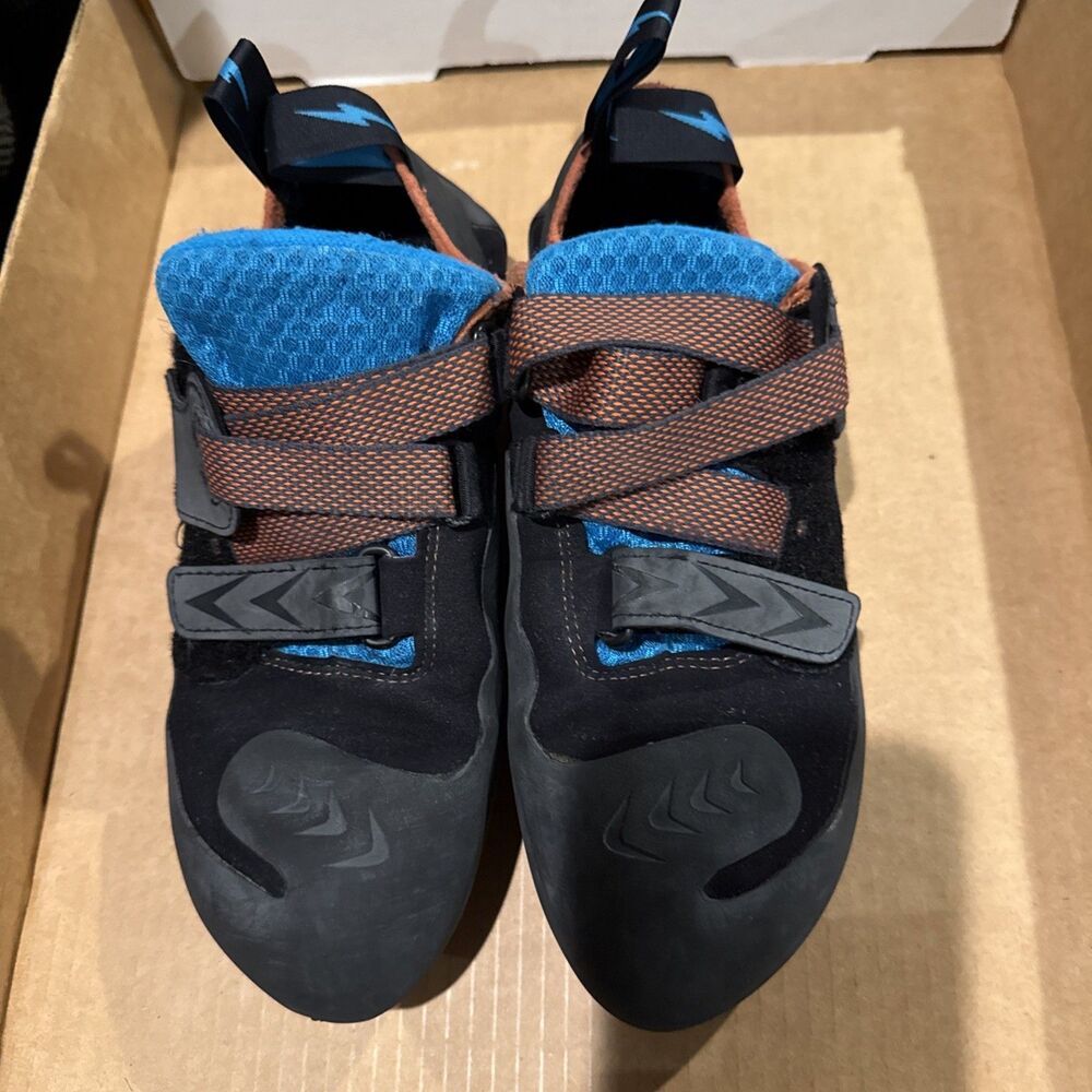 Evolv Kronos Climbing Shoes Men’s 11 Trax Rubber Soles Hook & Loop Closure